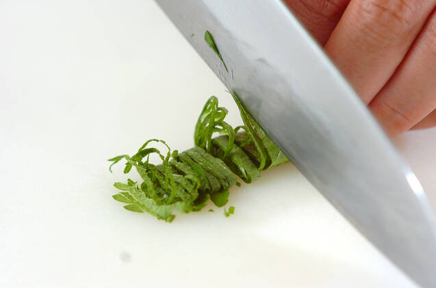 モヤシと薄切り肉のカツの作り方の手順1