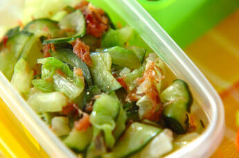 キャベツの梅ゴマ油和え