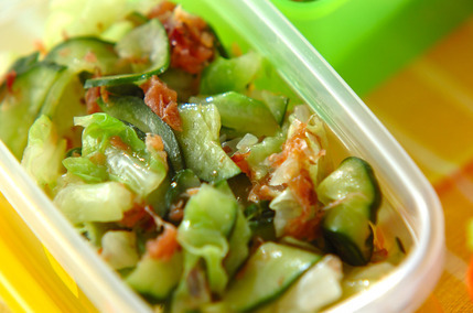 キャベツの梅ゴマ油和え