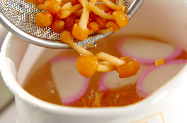 天かす入りみそ汁の作り方の手順3