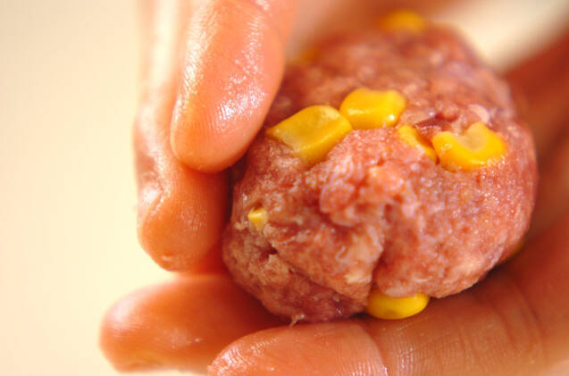 コーンメンチカツの作り方の手順1