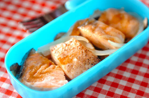 サーモンとキノコのレンジ蒸し