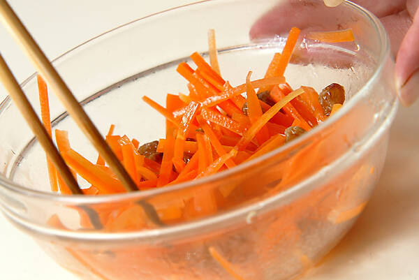 ニンジンサラダの作り方の手順2