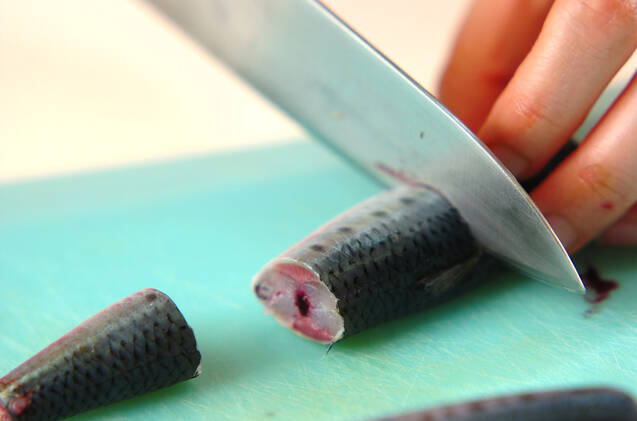 イワシのサッパリ煮ゴマ衣の作り方の手順1