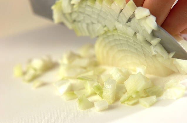 ひき肉のオムレツの作り方の手順1