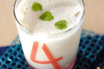 ミキサーで簡単！カフェ風バナナヨーグルトジュース