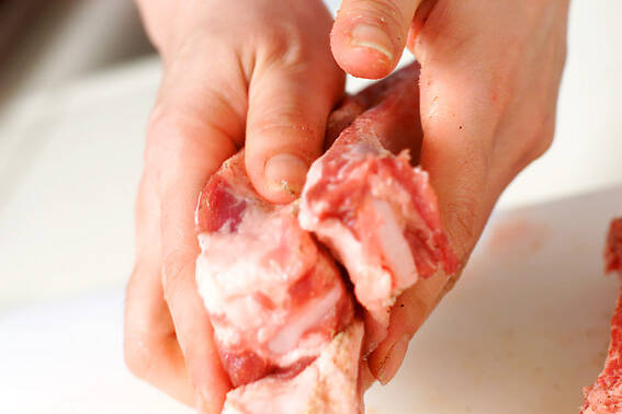 スペアリブ紹興酒焼きの作り方の手順1