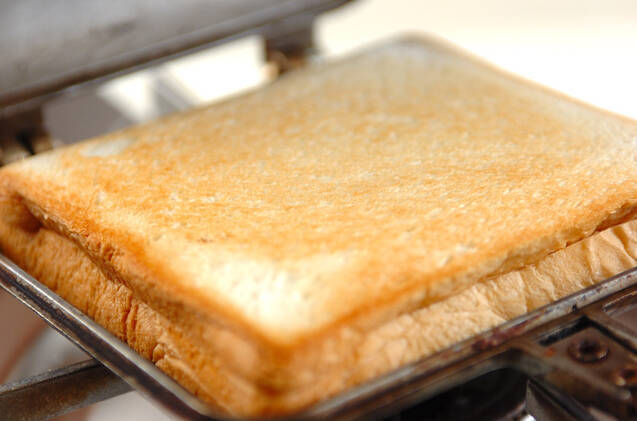 ツナマヨホットサンドの作り方の手順5