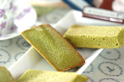 抹茶のフィナンシェ
