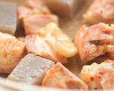 鶏肉と蒟蒻の甘辛煮の作り方2