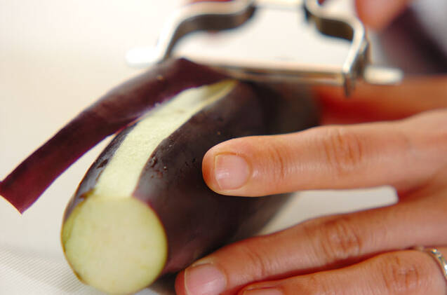 ナスと揚げのみそ炒めの作り方の手順1