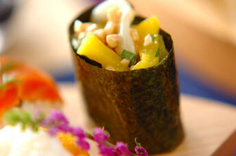 イカ納豆の軍艦巻き