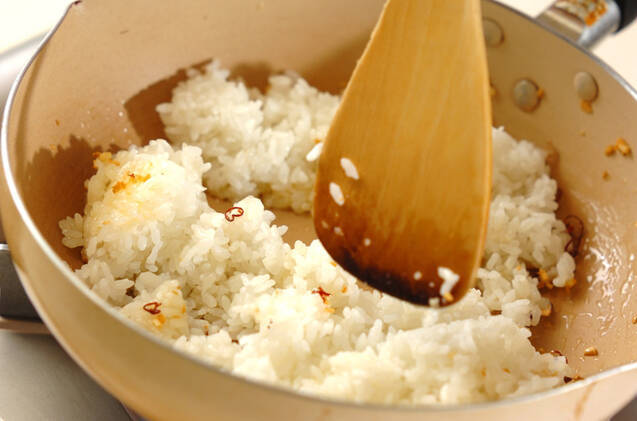 大葉のペペロンチャーハンの作り方の手順2