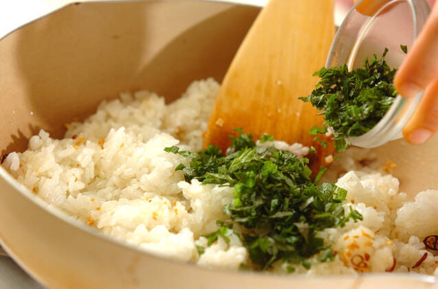 大葉のペペロンチャーハンの作り方の手順3