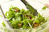 水菜とクルミのサラダの作り方の手順3