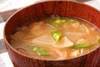 大根と玉ネギのみそ汁