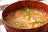 大根と玉ネギのみそ汁