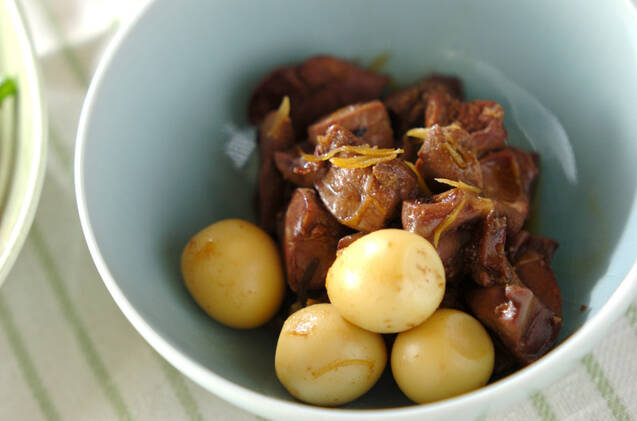 レバーとウズラ卵の煮物