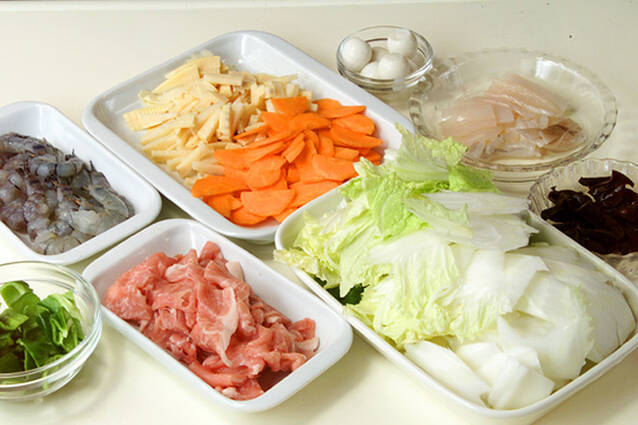 簡単！野菜たっぷりの八宝菜の作り方の手順2