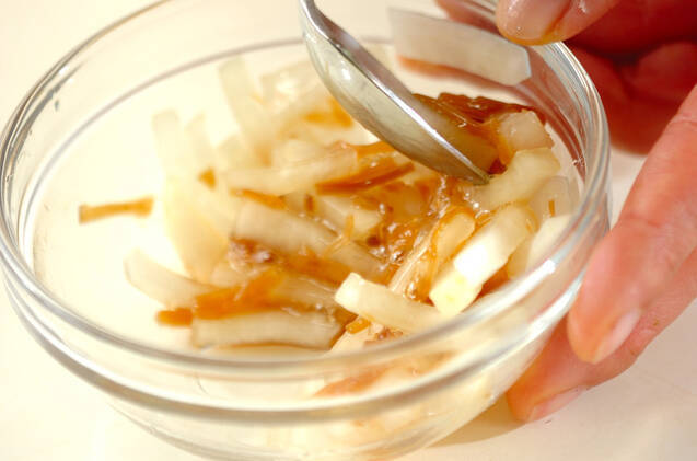 塩もみ大根のナメタケ和えの作り方の手順2