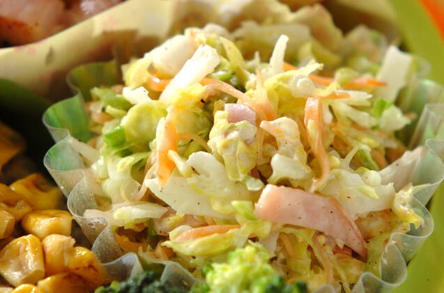 キャベツとハムのサラダ