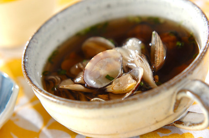 アサリとキノコのスープ