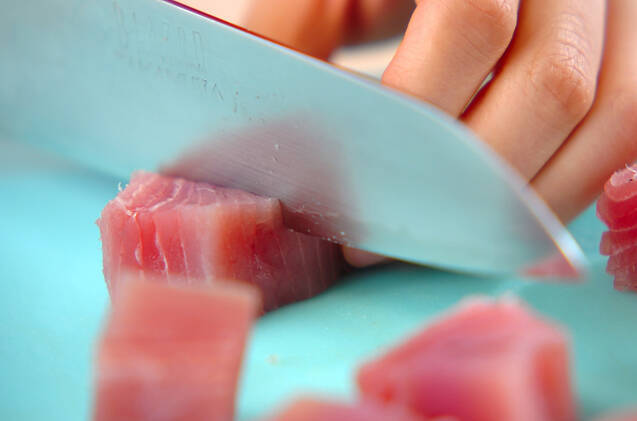 マグロのトロロがけの作り方の手順1