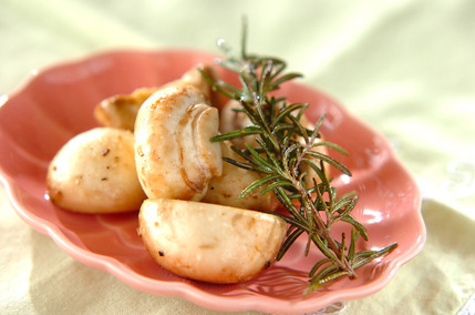 マッシュルームのローズマリー炒め