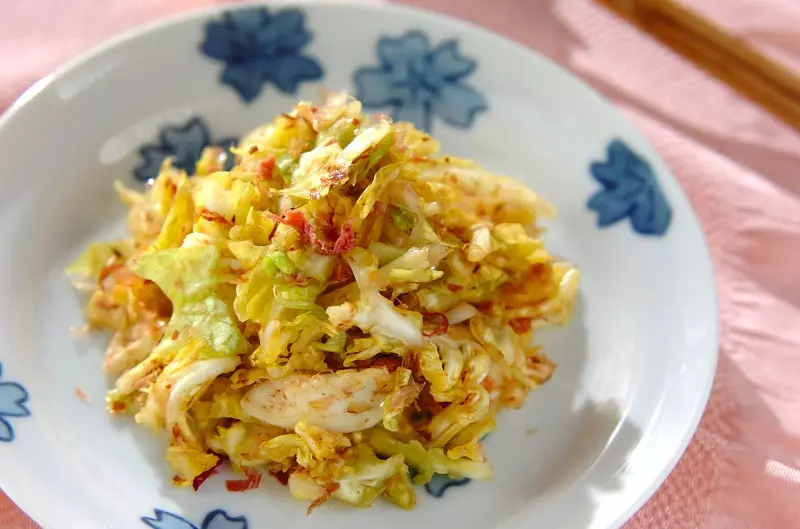 春キャベツと桜の花の浅漬け 副菜 レシピ 作り方 E レシピ 料理のプロが作る簡単レシピ