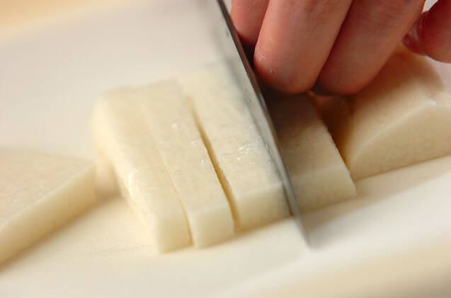 長芋のカレーマスタード炒めの作り方の手順1