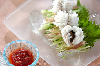 梅肉ダレ添えハモの落とし