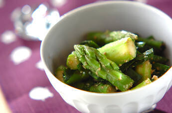 アスパラのゴマ和え