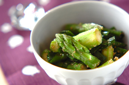 アスパラのゴマ和え