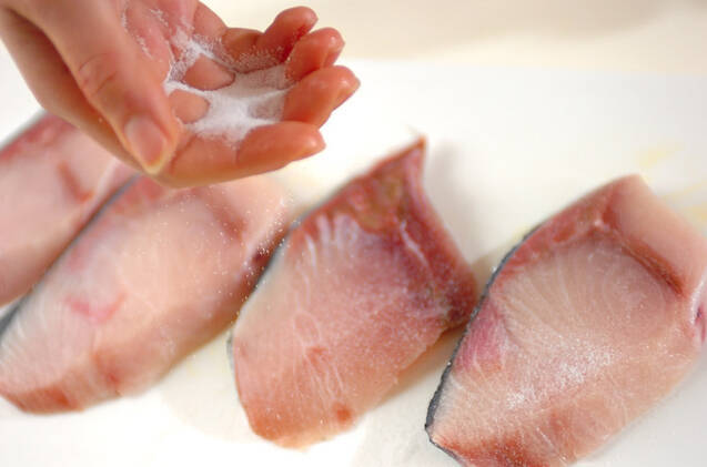 ブリのバター照り焼きの作り方の手順1