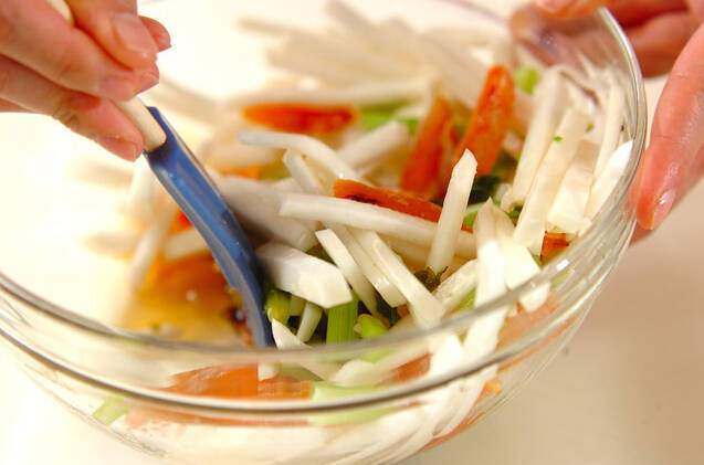 干し柿とカブの和え物の作り方の手順4