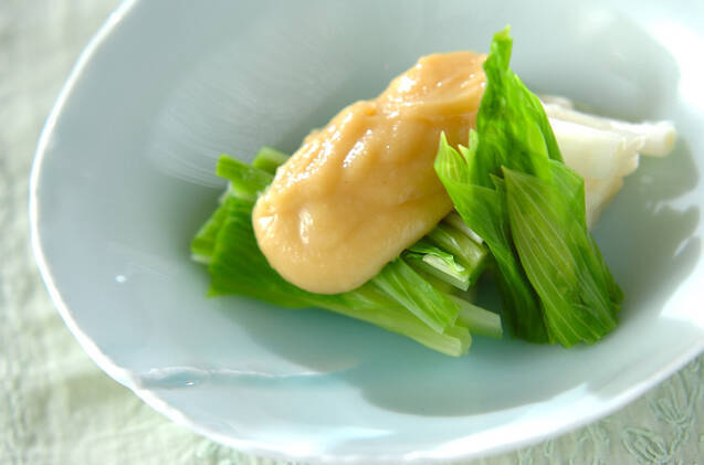 ウルイの酢みそがけ