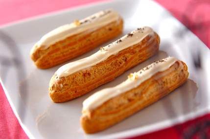 紅茶のエクレア