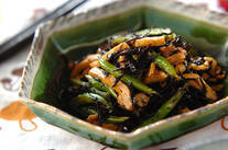 鶏とヒジキの煮物