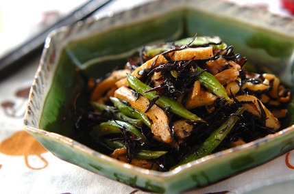 鶏とヒジキの煮物