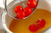 ウズラの卵とトマトのコンソメスープの作り方の手順3