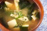 油揚げと豆腐のみそ汁