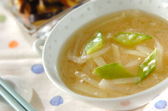 ジャガイモのシンプルみそ汁