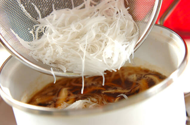 たっぷり春雨のお手軽ワンタンスープの作り方の手順2