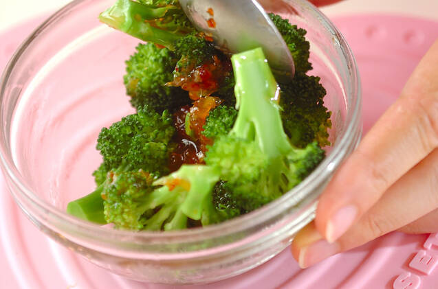 ブロッコリーのチリ和えの作り方の手順1