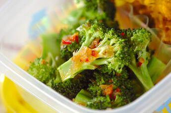 ブロッコリーのチリ和え