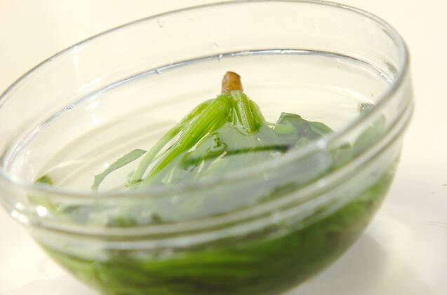 ホウレン草とナメタケののり和えの作り方の手順1