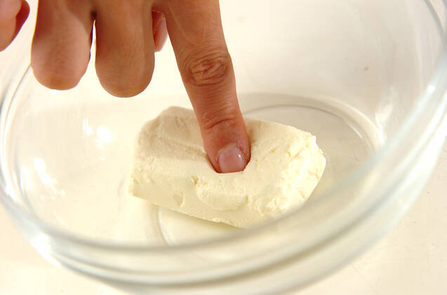 ヨーグルトチーズアイスの作り方の手順1