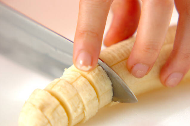 濃厚バニラアイス！熱々バナナがけの作り方の手順1