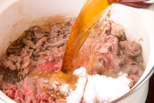 新ゴボウと牛肉の煮物の作り方の手順4