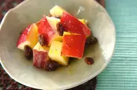 サツマイモとリンゴのサラダ